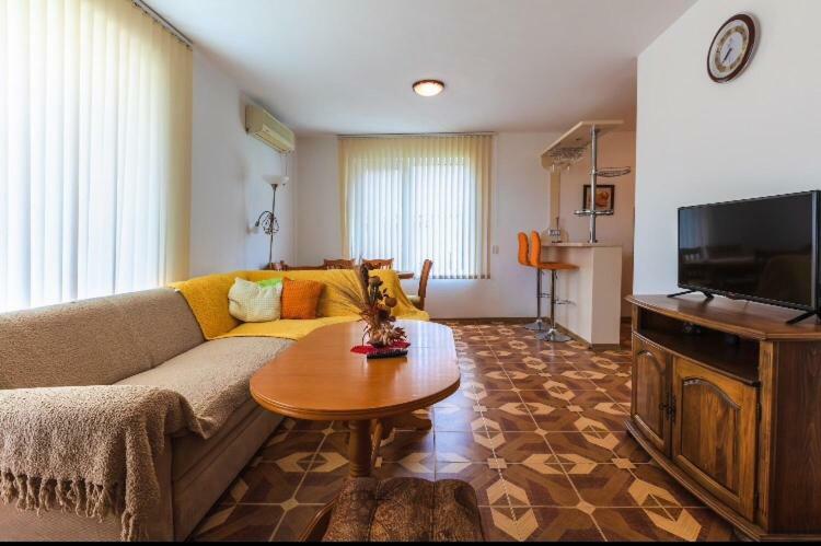 Duplex Apartments Sveti Vlas Bagian luar foto